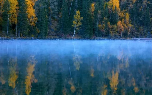 新疆喀纳斯湖秋天美景 新疆喀纳斯湖秋天美景