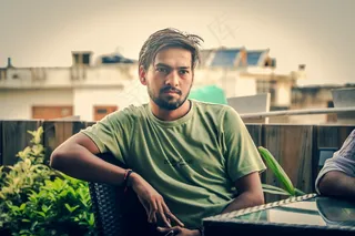 络腮胡霸气帅哥图片