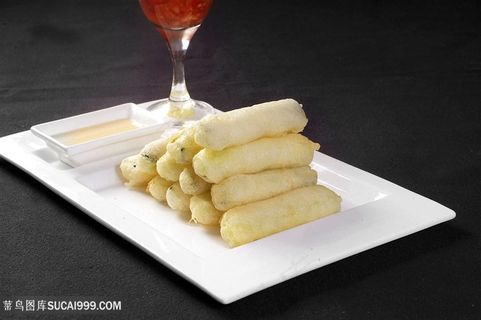 脆炸鲜奶的美食图片