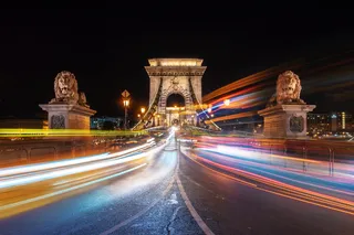 唯美车流线城市夜景图片