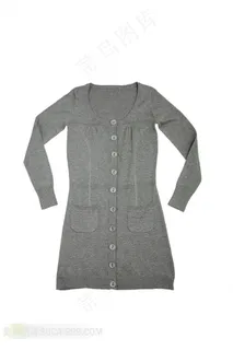 灰色扣子女士冬衣