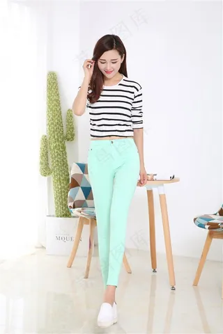 紧身裤女模特特写样片