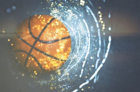 正在打篮球扣篮的运动健将高清图片