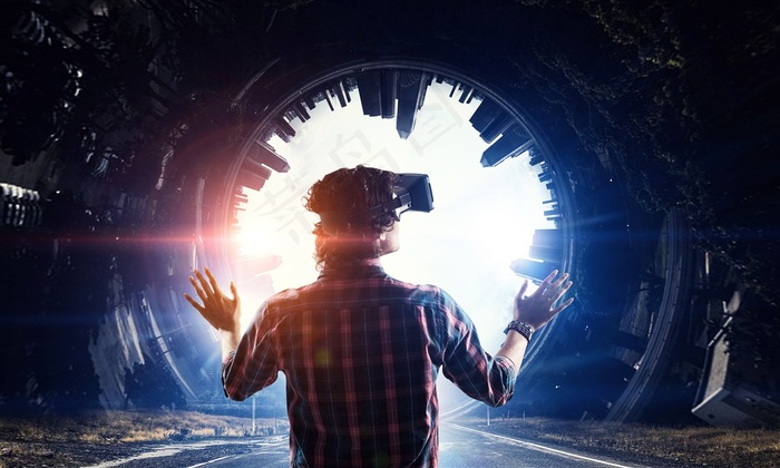 戴着vr眼镜体验的男士高清图片
