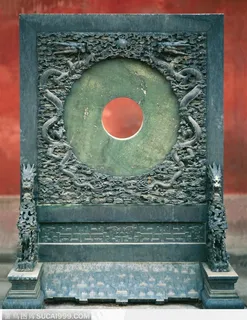 传统工艺-雕刻精美的屏风