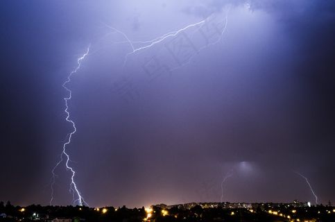 雷鸣闪电图片 雷鸣闪电图片