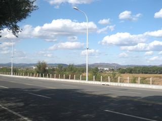 蓝天白云大马路