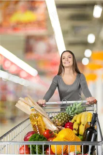 超市购物女子摄影高清图片