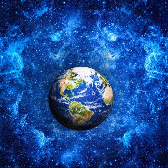 蓝色绚丽宇宙星空中的蓝色星球高清图片