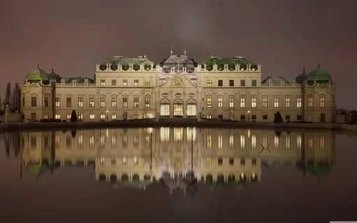 皇宫观景楼城堡倒影水面高清图片素材