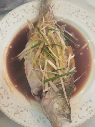 清蒸鲈鱼菜品菜谱实拍图片