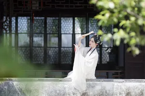 清纯唯美古装白衣美女写真图片