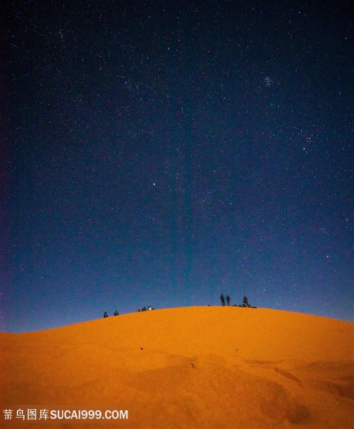 夜晚橙黄沙漠图片