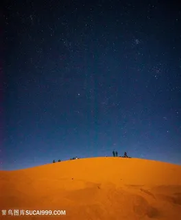 夜晚橙黄沙漠图片