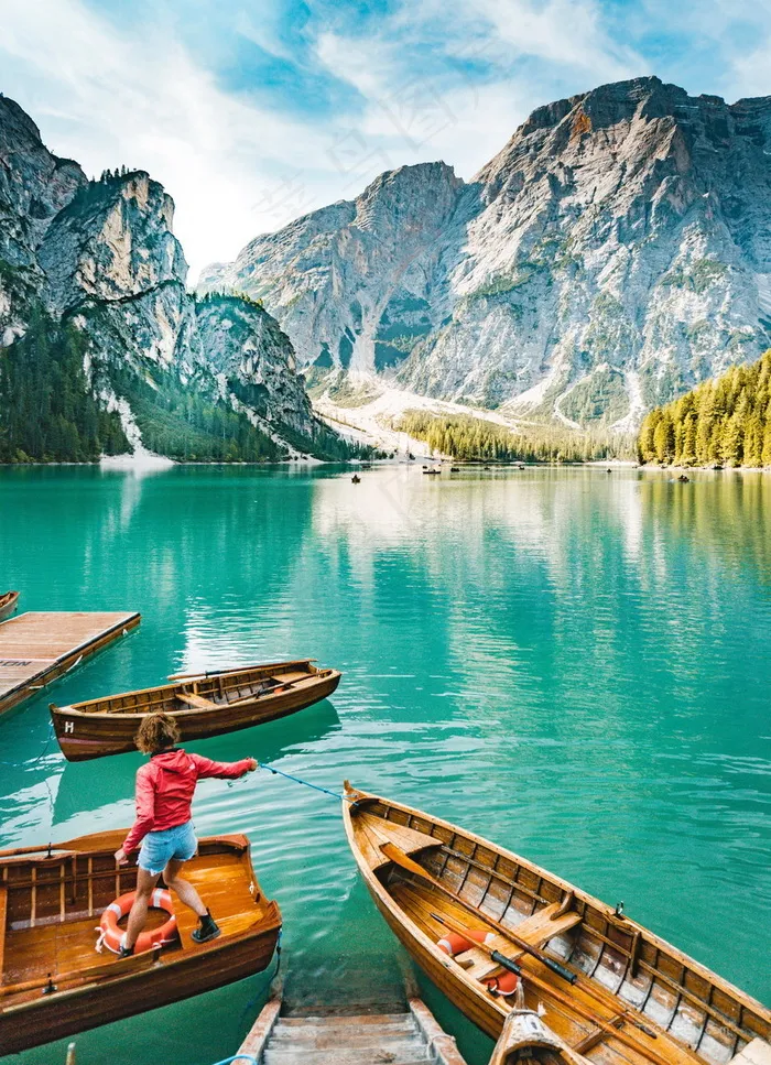 高山湖泊山水风景图片