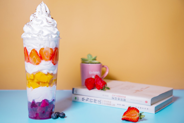 奶茶店水果茶饮品特饮高清图鲜果冰淇淋