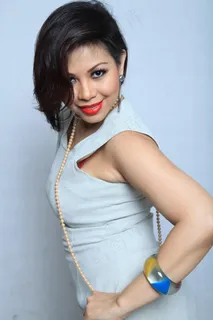 短发美女头像图片 短发美女头像图片