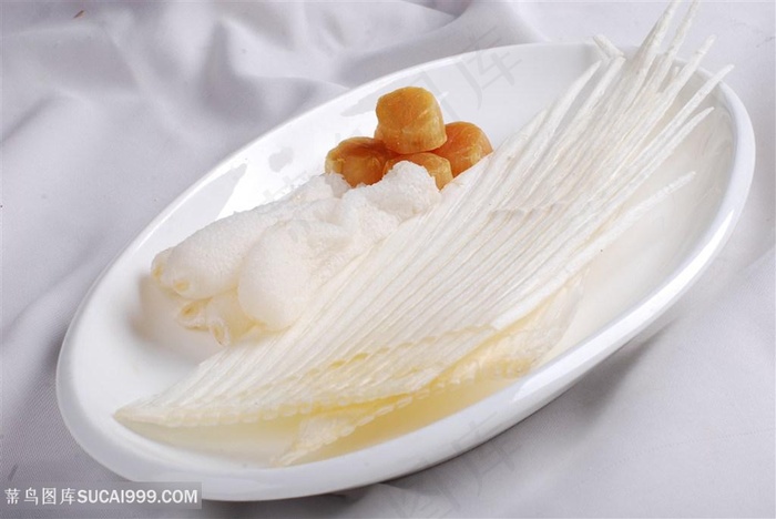 鲨鱼骨汤的美食图片