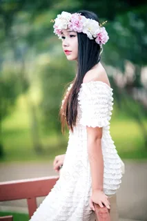 花环美女户外个人写真 花环美女户外个人写真