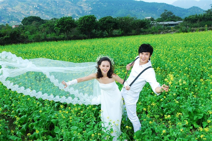时尚恋人油菜花外拍写真样片