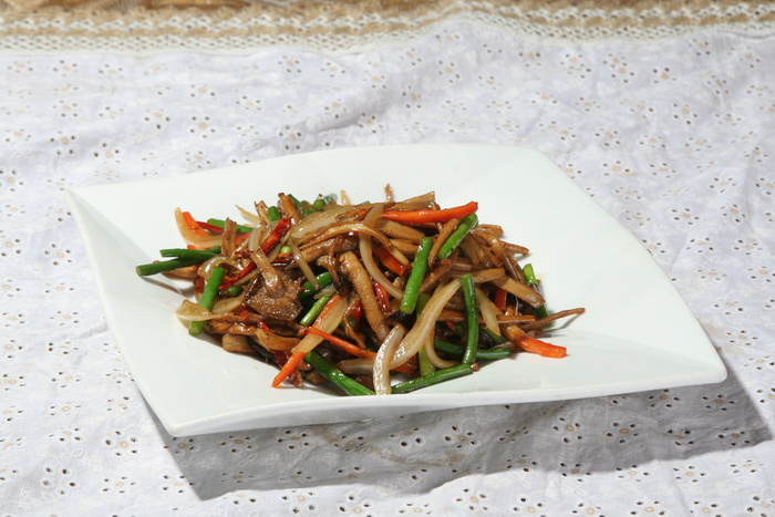 肉炒茶树菇 18元
