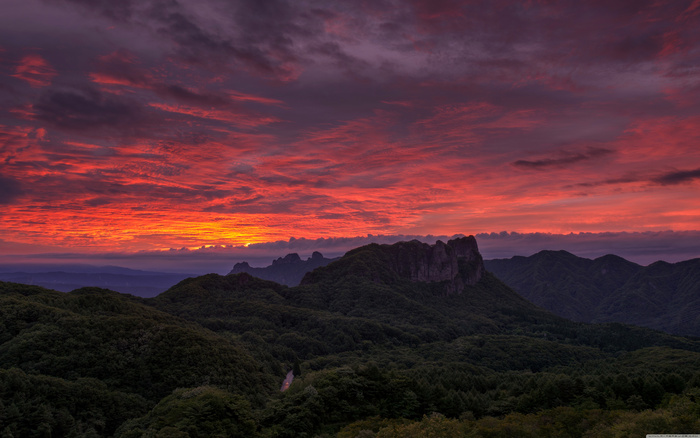 高清唯美天空山林风景