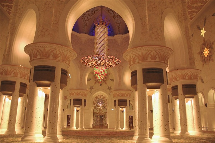 奢华的欧洲教堂室内装修高清素材图片