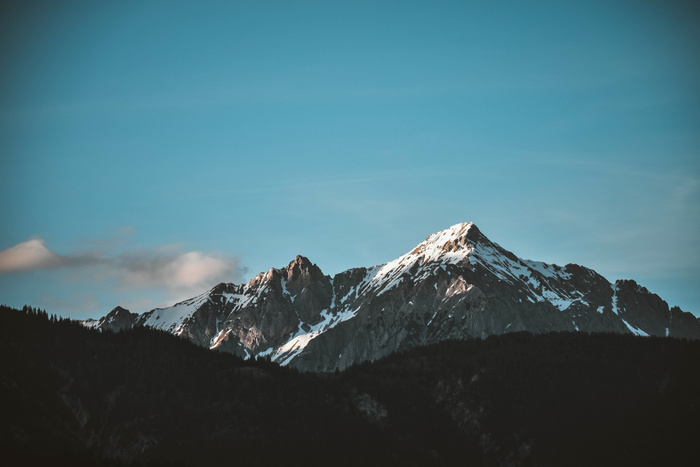 天空山峰风景