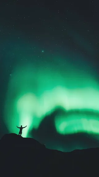 绿色极光壁纸图片
