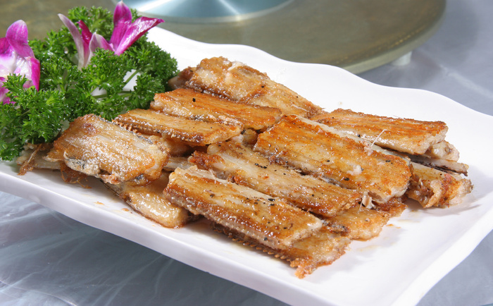 煎鲜带鱼  20元