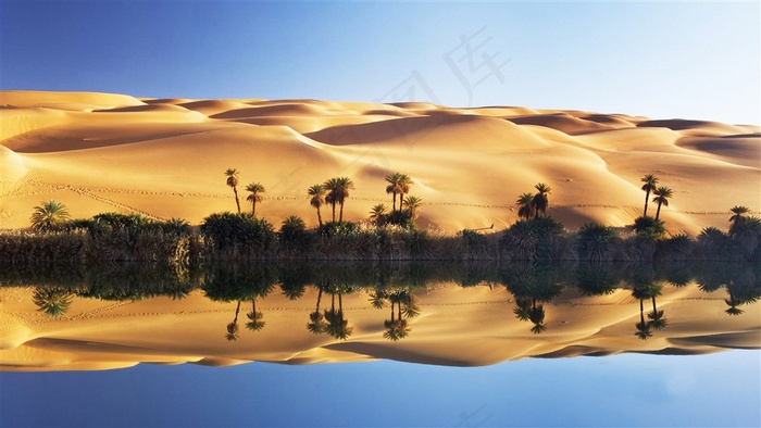 沙漠里的湖面唯美风景欣赏