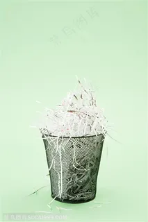 循环使用-篓子中的纸屑 循环使用-篓子中的纸屑