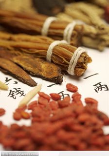 中医医疗-一堆枸杞和当归