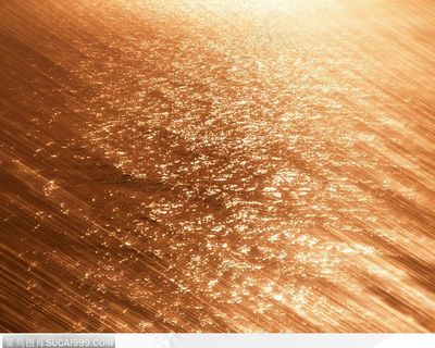 晚霞下波光粼粼的水面 晚霞下波光粼粼的水面