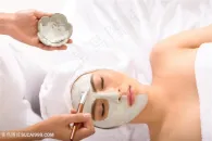 国内美女敷珍珠面膜图片