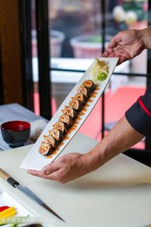 制作寿司的人物高清