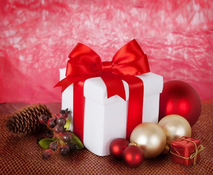 圣诞节礼物盒圣诞球元素装饰场景特写近景(4)