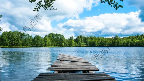 湖水蓝天白云高清