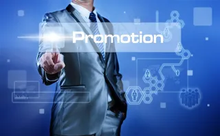 西装男人科技背景按钮图片