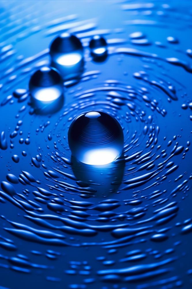 水滴水珠蓝色背景