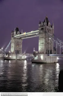 河流 古堡式大桥 灯光