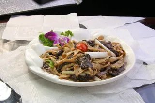 葱烧黑白双菇-汇源涿州新店