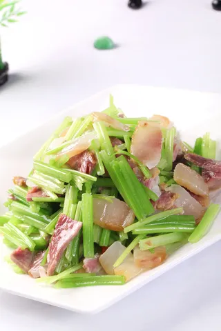 土芹炒信阳腊肉 (2)