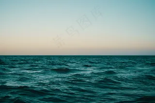 一望无际的大海图片