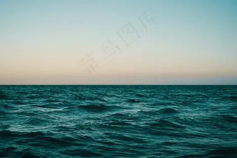 一望无际的大海图片 一望无际的大海图片