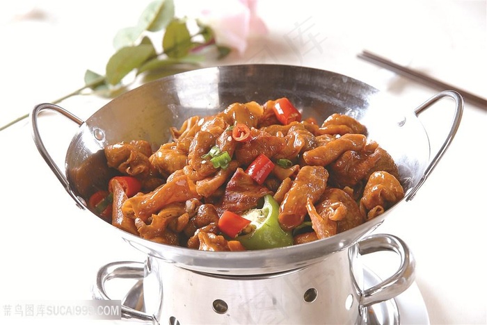 中华美食干锅肥肠摄影图