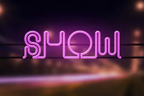 墙壁上的紫色字母 墙壁上的紫色字母