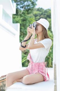 拿着相机的高清清纯美女美琪图片 拿着相机的高清清纯美女美琪图片