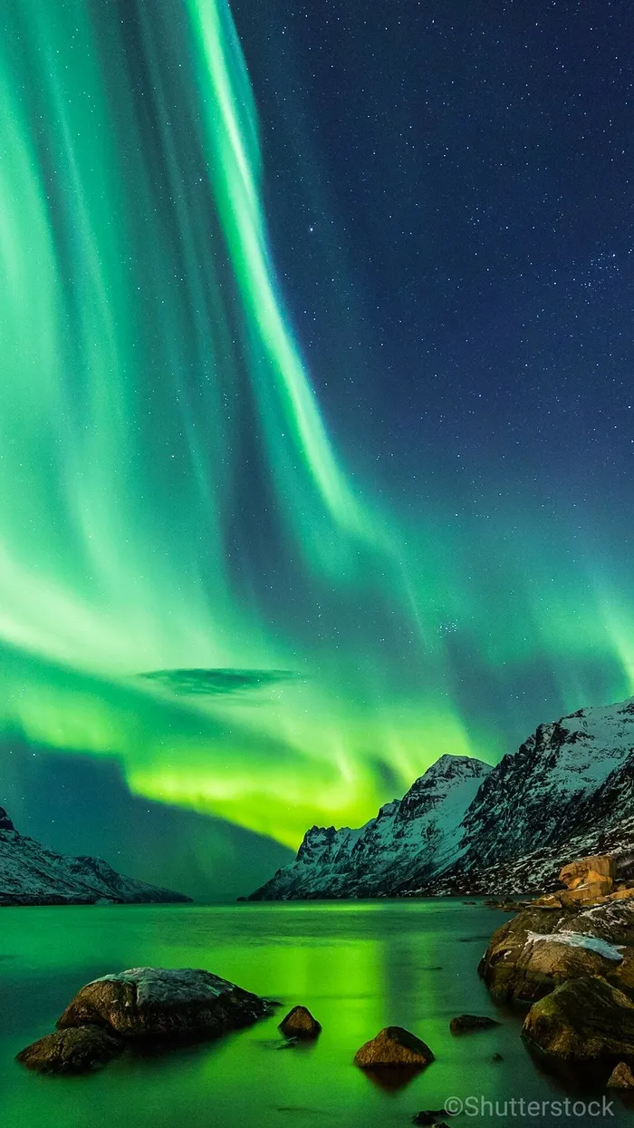 绿色极光壁纸图片