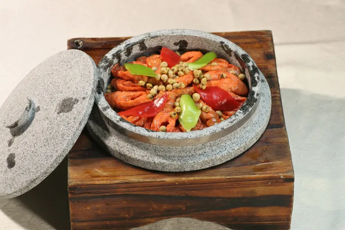 32石锅辣肥肠 珠江生活